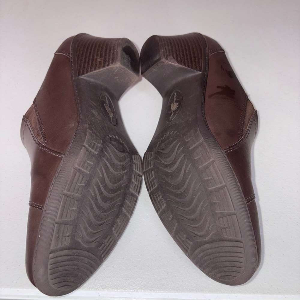 Michel M Women's Size 9 Brown Block
Heel Mules - Buckle Detail preowned - Picture 5 of 9